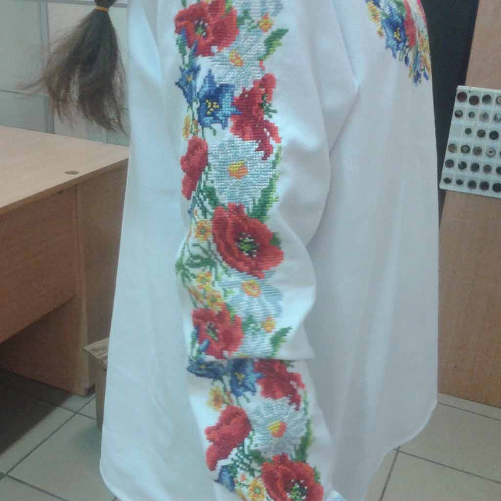 Етнічна українська вишиванка
